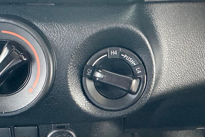 2018 Toyota Hilux SR