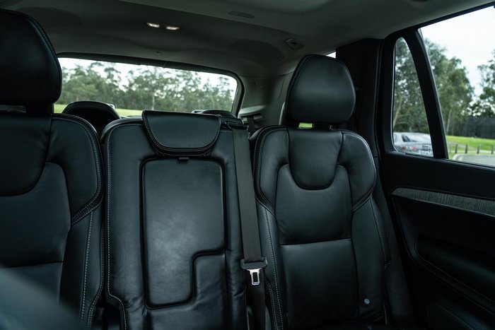 2022 Volvo XC90 Recharge Ultimate T8 Plug-In Hybrid