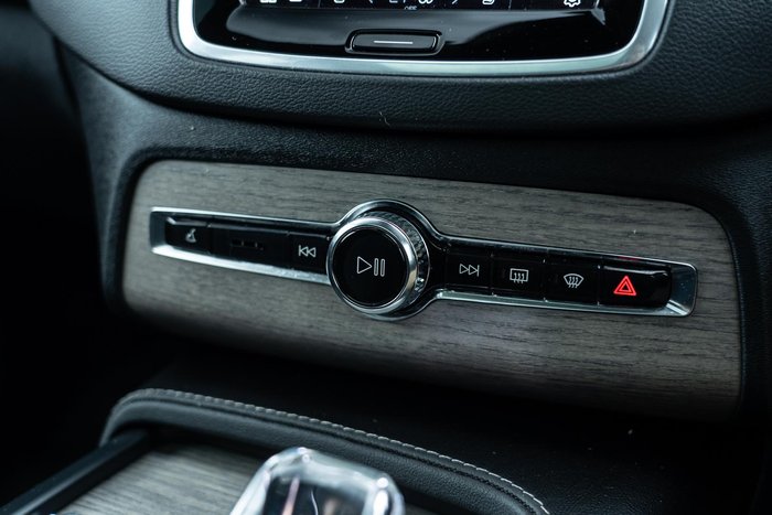 2022 Volvo XC90 Recharge Ultimate T8 Plug-In Hybrid