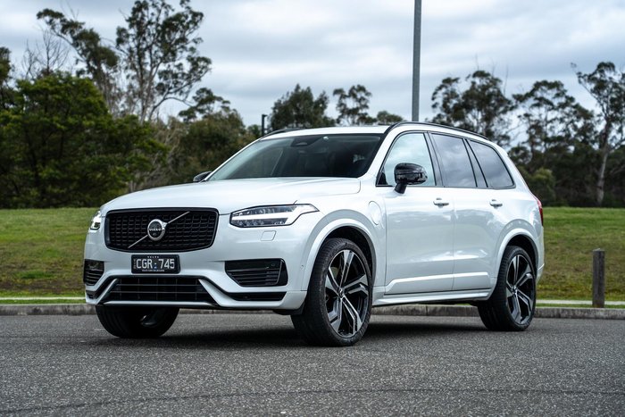 2022 Volvo XC90 Recharge Ultimate T8 Plug-In Hybrid