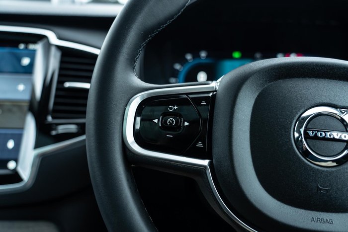 2022 Volvo XC90 Recharge Ultimate T8 Plug-In Hybrid