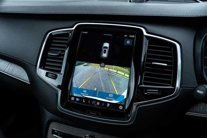 2022 Volvo XC90 Recharge Ultimate T8 Plug-In Hybrid