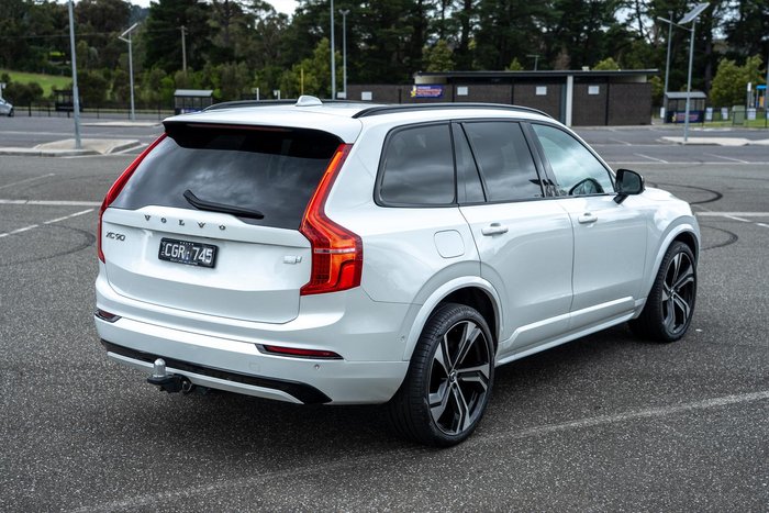 2022 Volvo XC90 Recharge Ultimate T8 Plug-In Hybrid