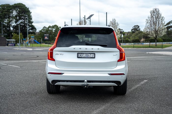 2022 Volvo XC90 Recharge Ultimate T8 Plug-In Hybrid