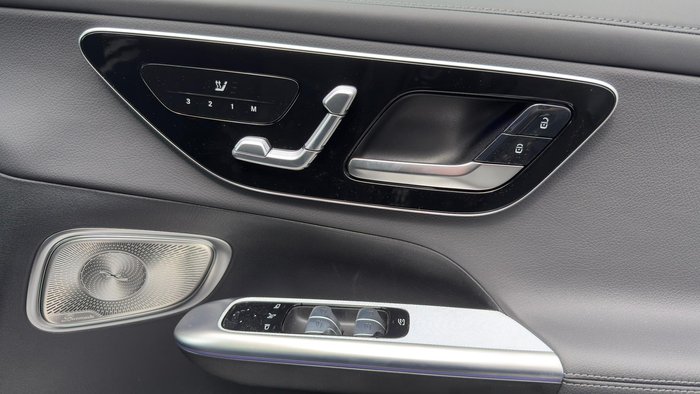 2025 Mercedes-Benz GLC-Class GLC300