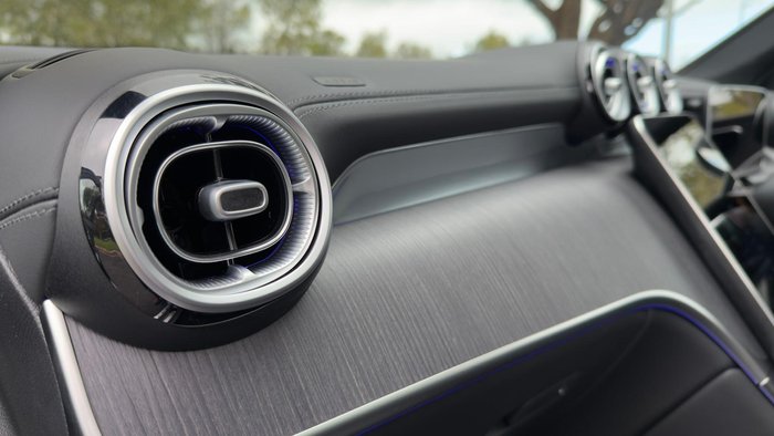 2025 Mercedes-Benz GLC-Class GLC300