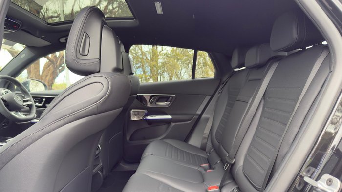 2025 Mercedes-Benz GLC-Class GLC300