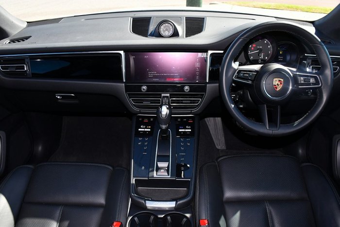 2022 Porsche Macan