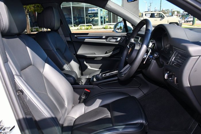 2022 Porsche Macan