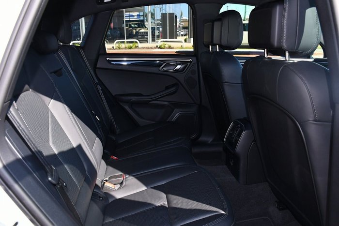 2022 Porsche Macan