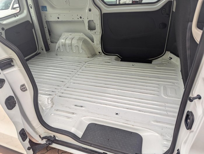 2021 Mitsubishi Express GLX SN MY22 White