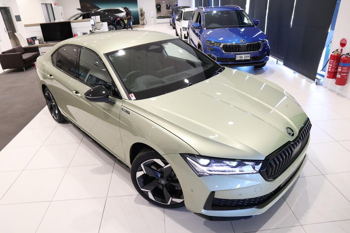 2025 SKODA Superb 195TSI Sportline