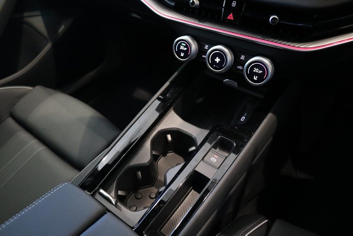 2025 SKODA Superb 195TSI Sportline