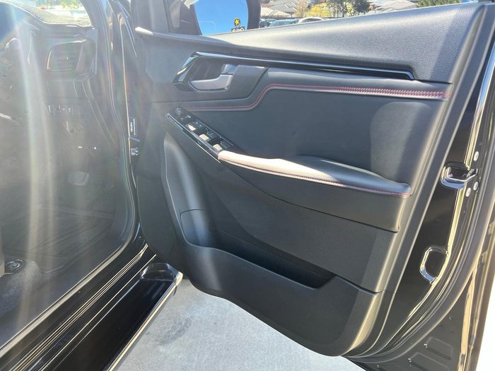 2022 Isuzu D-MAX X-TERRAIN MY23 4X4 Dual Range Basalt Black