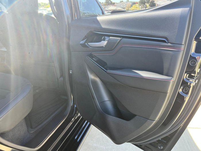 2022 Isuzu D-MAX X-TERRAIN MY23 4X4 Dual Range Basalt Black