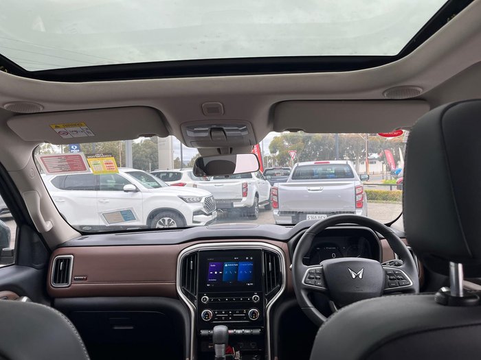 2023 Mahindra Scorpio Z8L