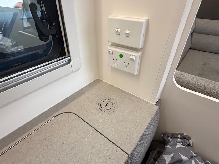 2025 New Age Caravans 19' Roadowl Escape Ro19be