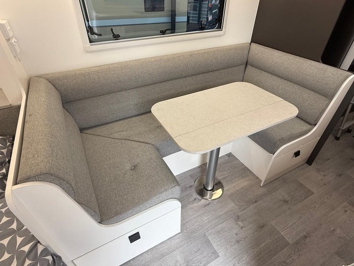 2025 New Age Caravans 19' Roadowl Escape Ro19be