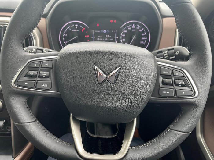 2023 Mahindra Scorpio Z8