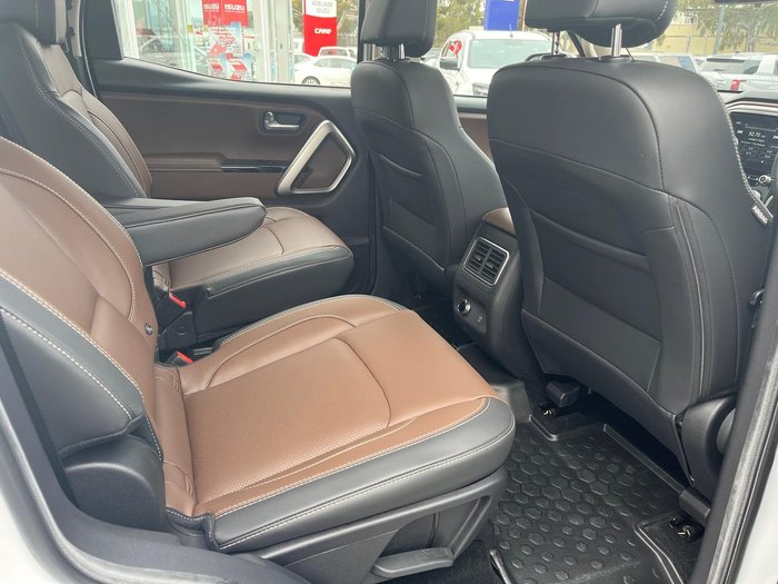 2023 Mahindra Scorpio Z8