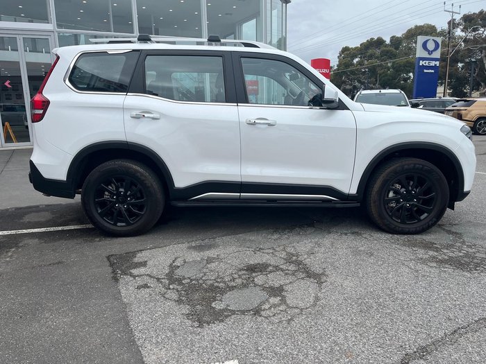 2023 Mahindra Scorpio Z8