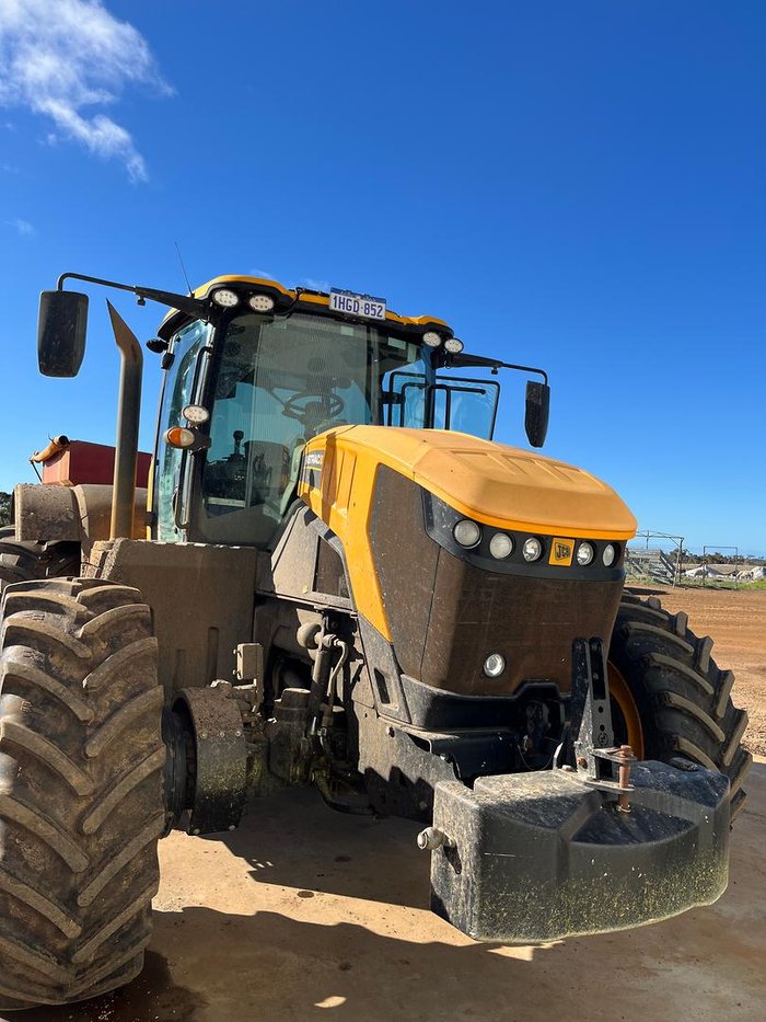2020 JCB Fastrack 8330 Tractor 