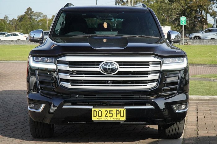 2023 Toyota Landcruiser Sahara ZX