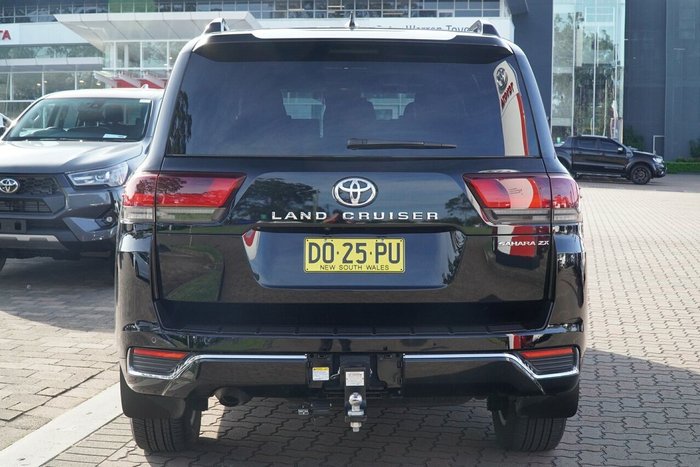 2023 Toyota Landcruiser Sahara ZX