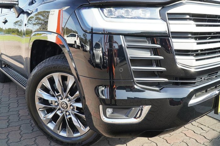 2023 Toyota Landcruiser Sahara ZX