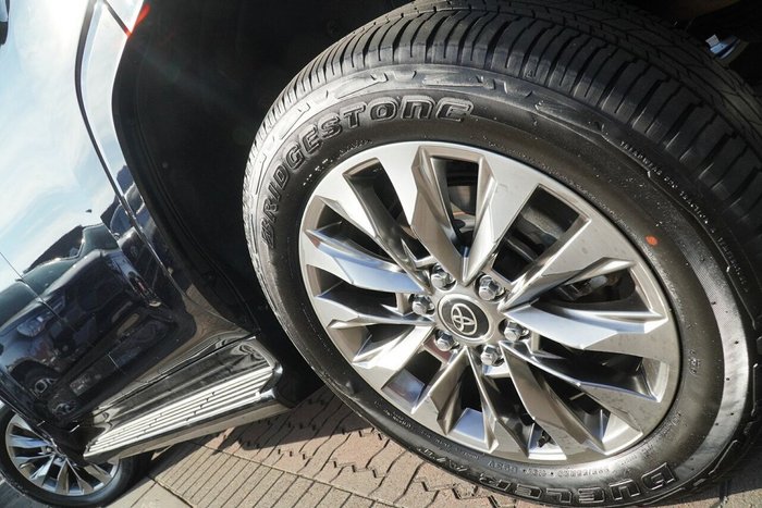 2023 Toyota Landcruiser Sahara ZX