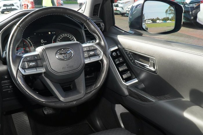 2023 Toyota Landcruiser Sahara ZX