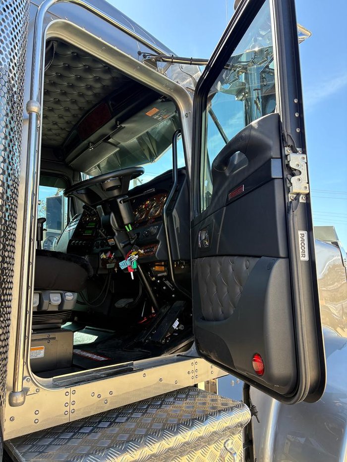 2024 Kenworth T909