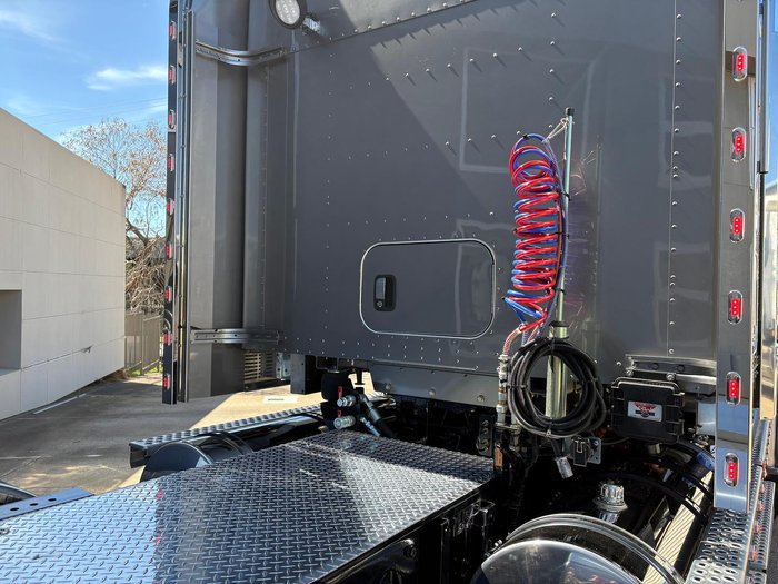 2024 Kenworth T909