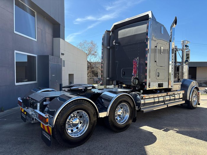 2024 Kenworth T909
