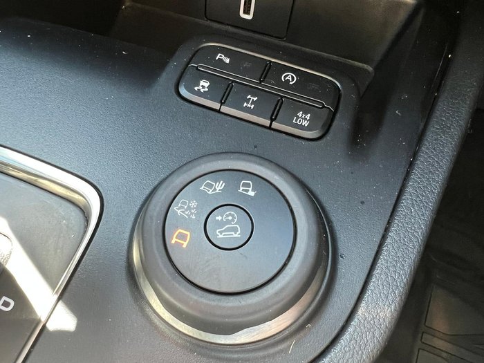 2020 Ford Everest Sport