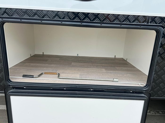 2018 Opal Tourer Mk1 210