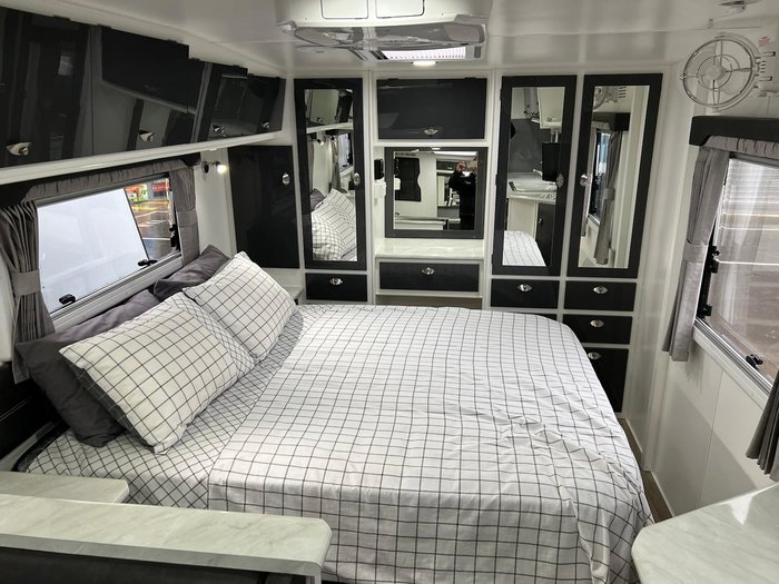 2018 Opal Tourer Mk1 210