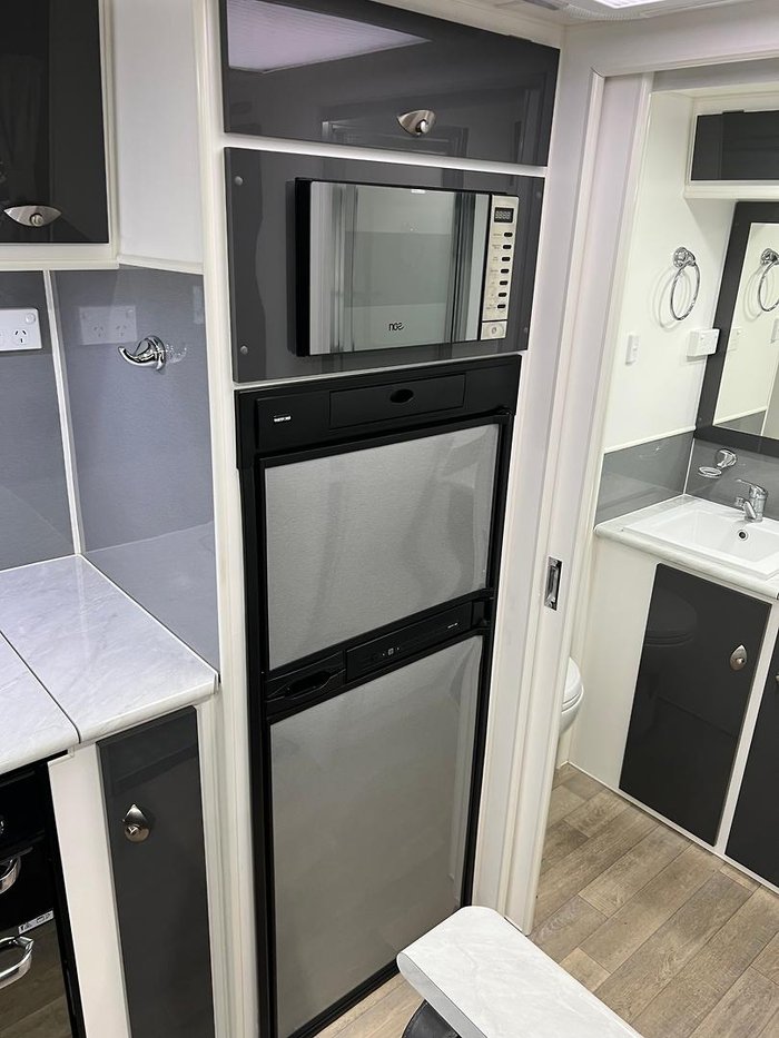 2018 Opal Tourer Mk1 210
