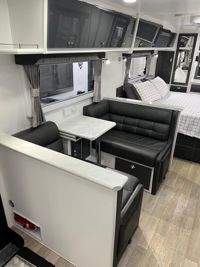 2018 Opal Tourer Mk1 210