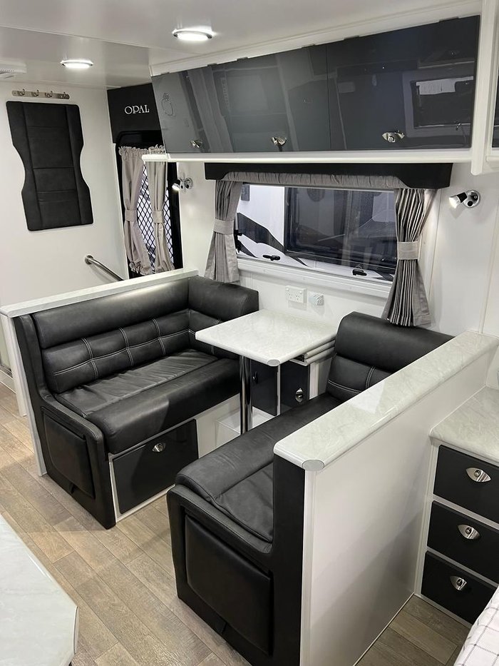 2018 Opal Tourer Mk1 210