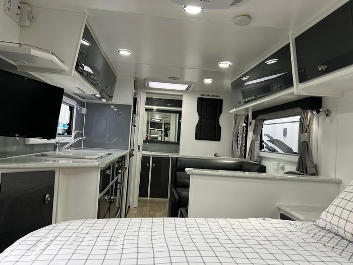 2018 Opal Tourer Mk1 210