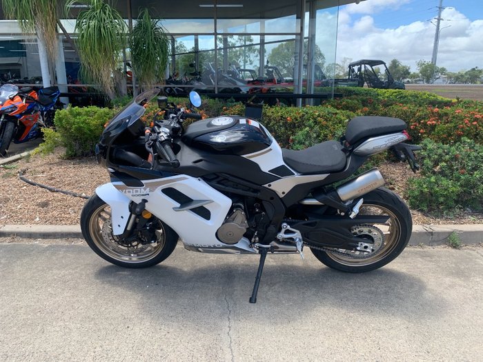 2025 CFMOTO 500 SR VOOM NEBULA WHITE