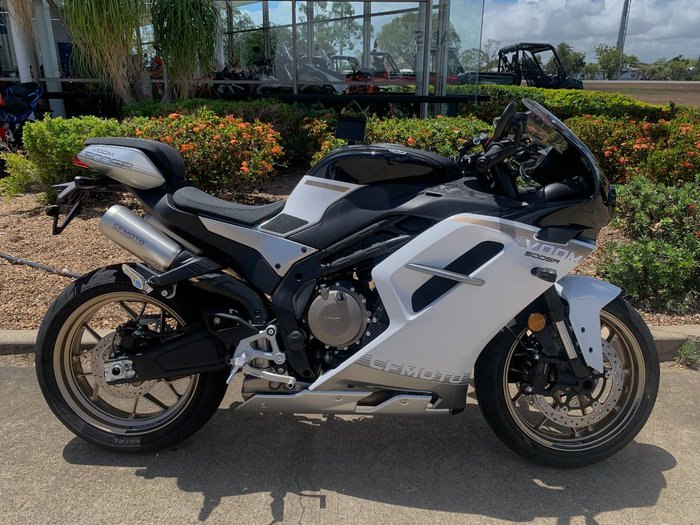 2025 CFMOTO 500 SR VOOM NEBULA WHITE