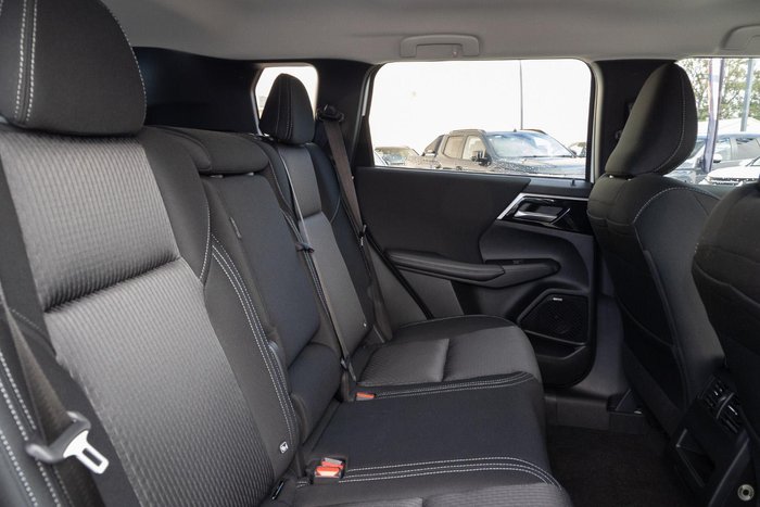 2025 Mitsubishi Outlander ES ZM MY25 AWD White