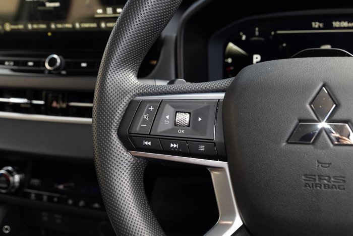 2025 Mitsubishi Outlander ES ZM MY25 AWD White