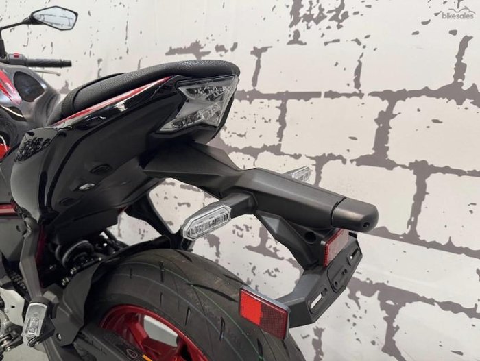 2025 Kawasaki Z650L (LAMS) Z Red