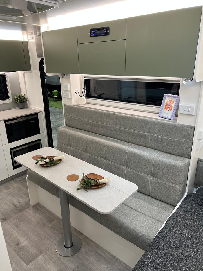 2025 Traveller Track 13'