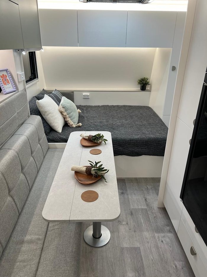 2025 Traveller Track 13'