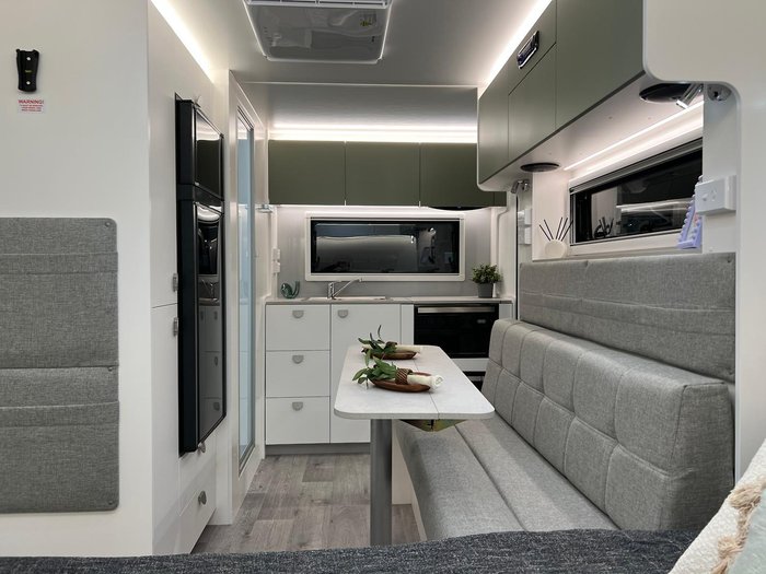 2025 Traveller Track 13'