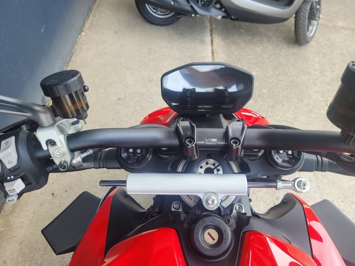 2022 DUCATI STREETFIGHTER V2 RED